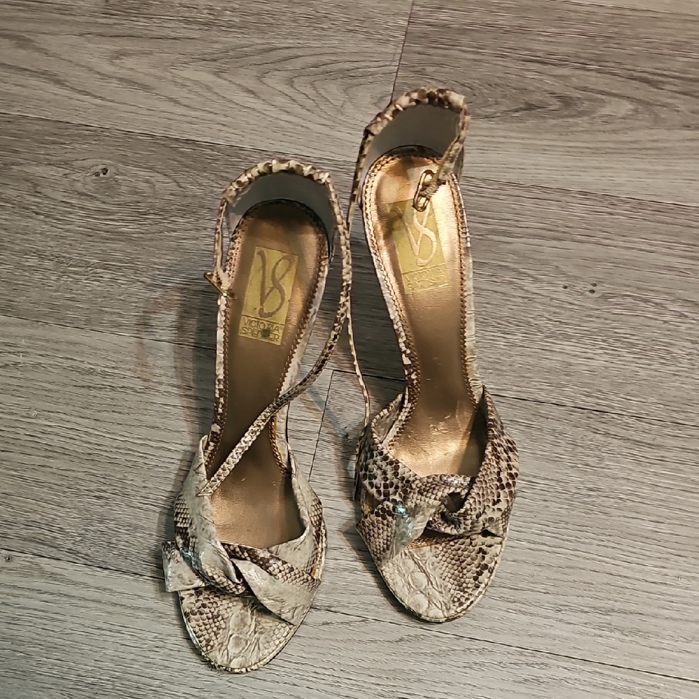 Tan Elegant Heels with Bow Detail